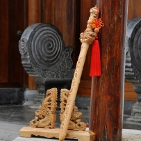 夸父追日死后化身桃林 二神仙守桃树镇邪制鬼