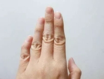 “最命苦”人的手相，一辈子劳碌命，希望你不是